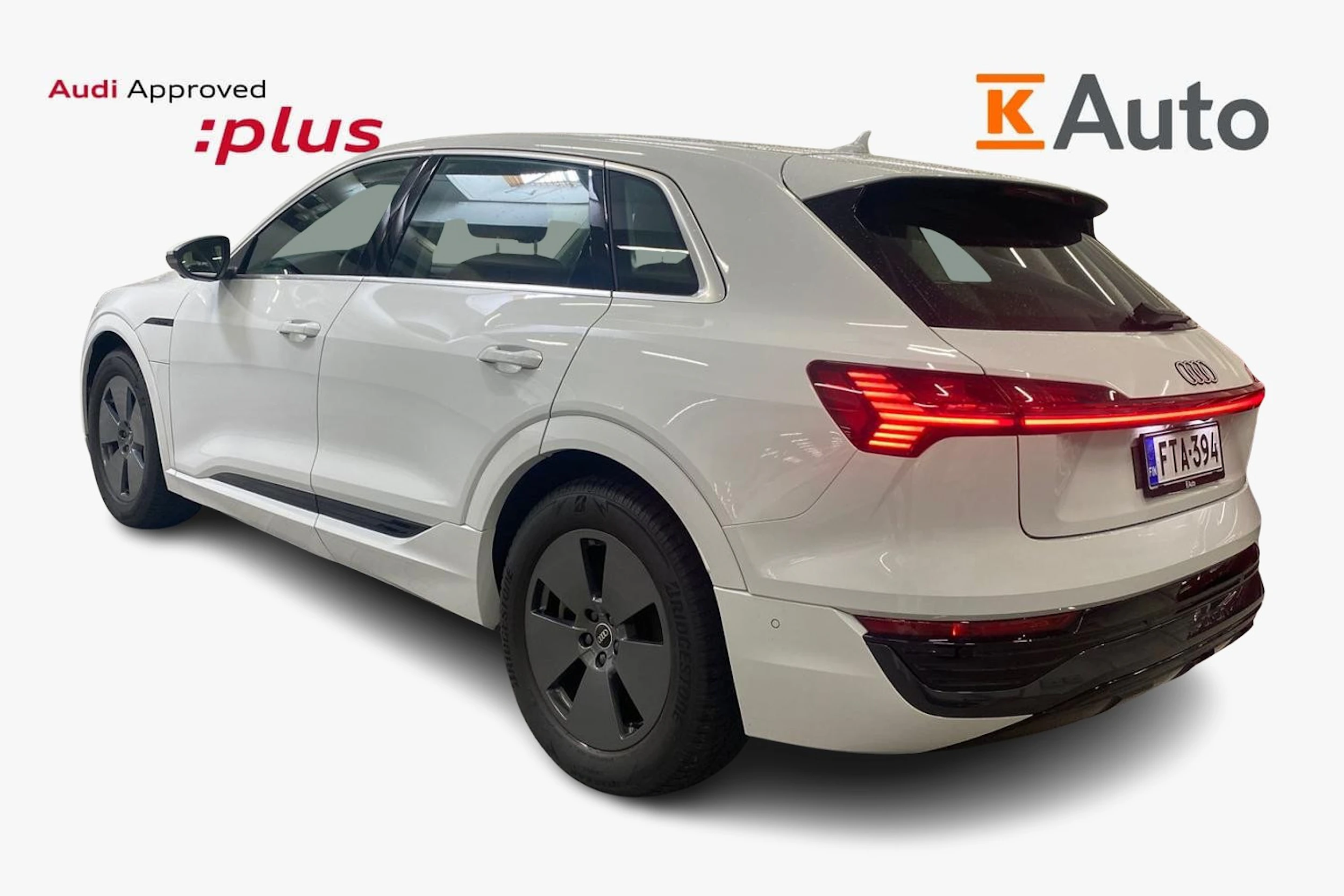valkoinen Audi Q8 e-tron 2024 kuva 2.