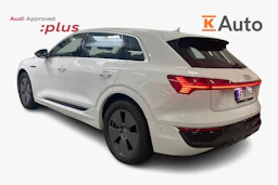 valkoinen Audi Q8 e-tron 2024 kuva 2.