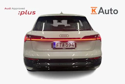 valkoinen Audi Q8 e-tron 2024 kuva 3.