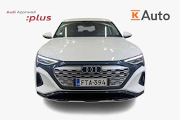 valkoinen Audi Q8 e-tron 2024 kuva 4.