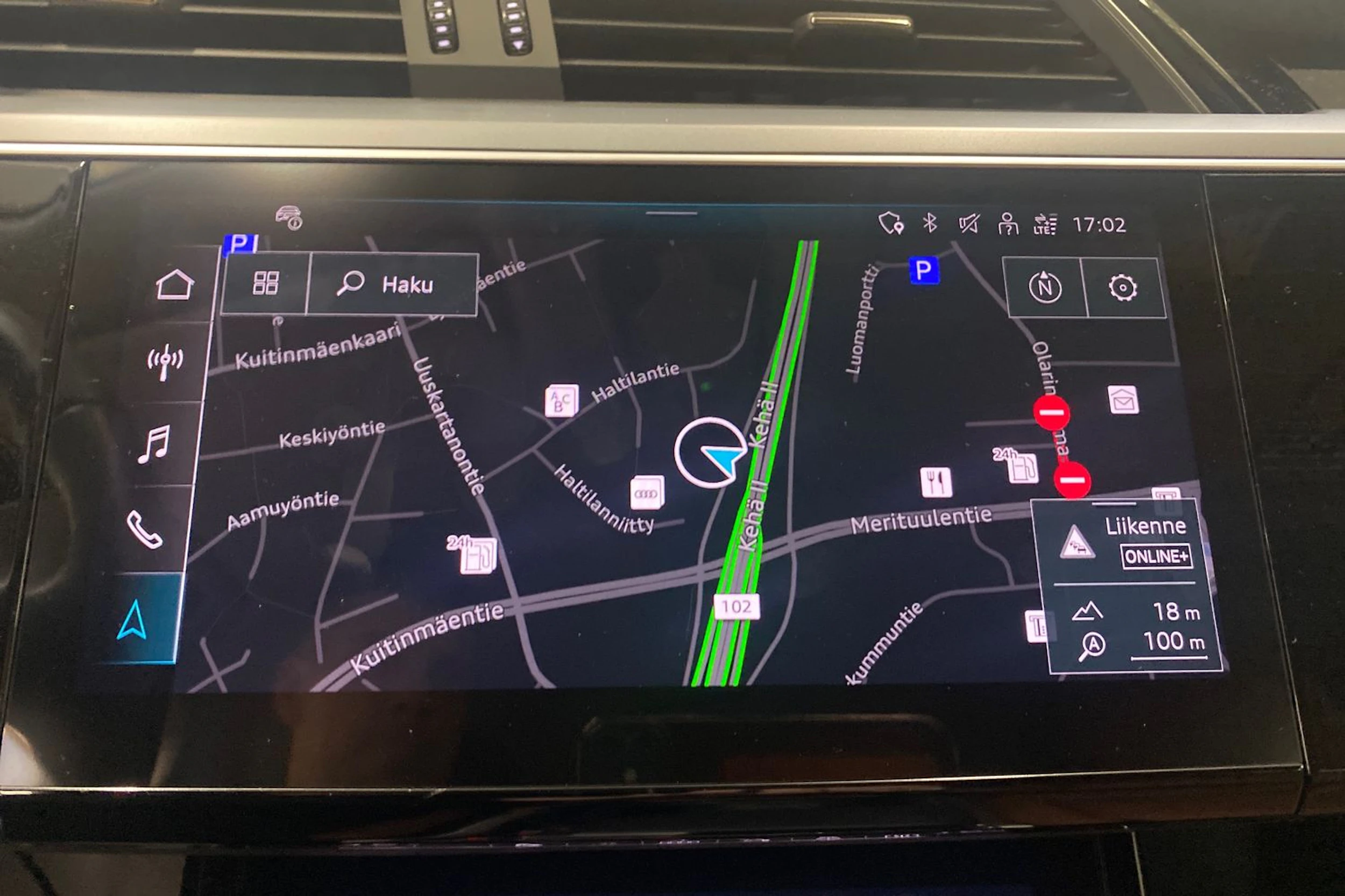 valkoinen Audi Q8 e-tron 2024 kuva 16.