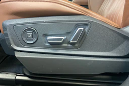 valkoinen Audi Q8 e-tron 2024 kuva 21.