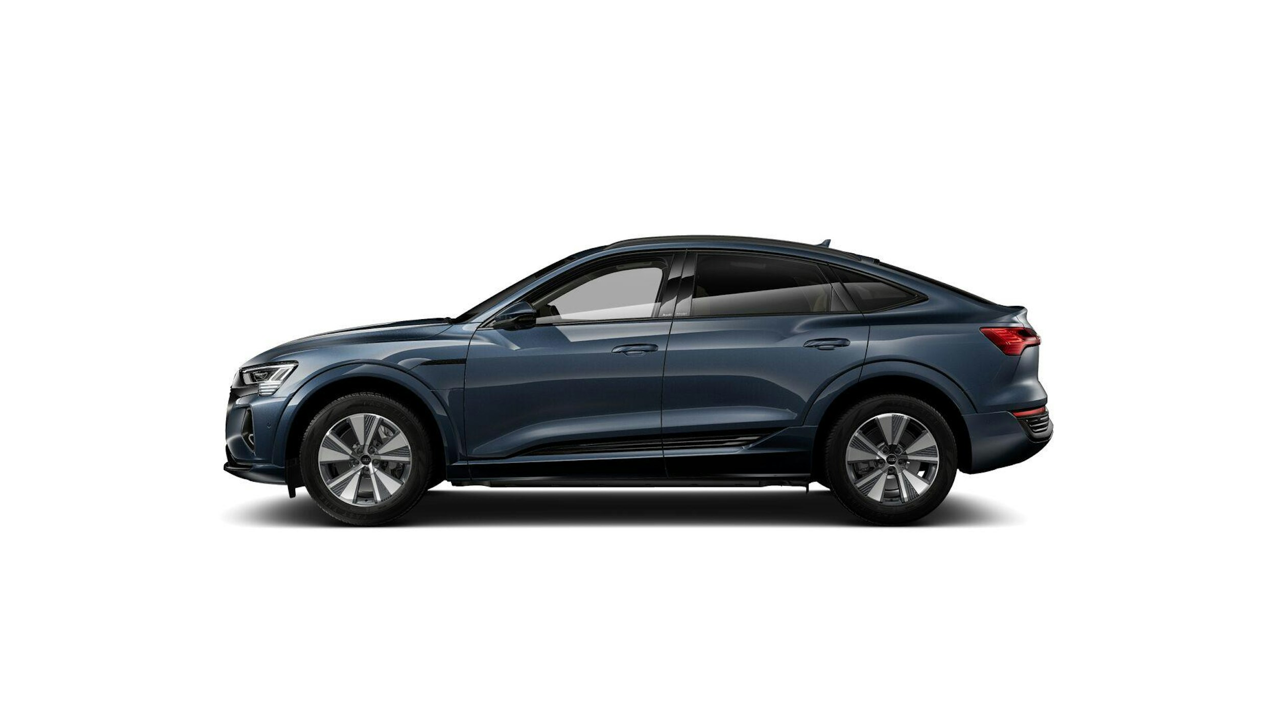 sininen Audi Q8 e-tron 2024 kuva 2.