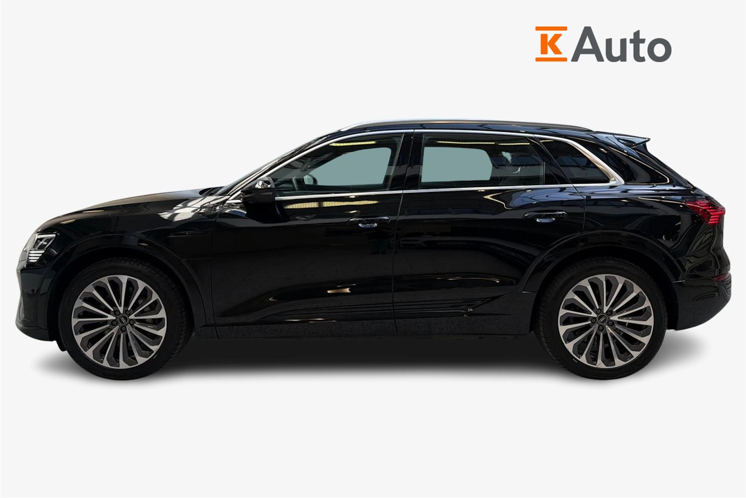 musta Audi Q8 e-tron 2024 kuva 5.