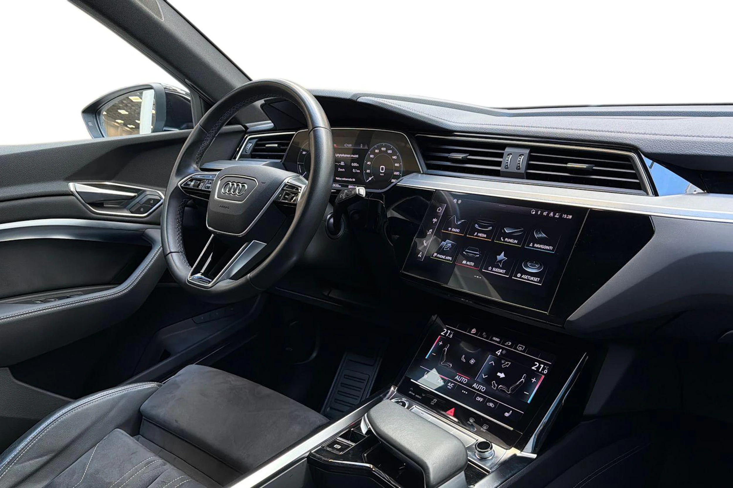 musta Audi Q8 e-tron 2024 kuva 7.