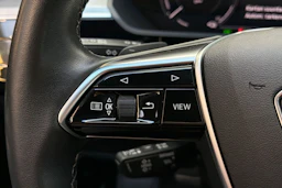 musta Audi Q8 e-tron 2024 kuva 14.