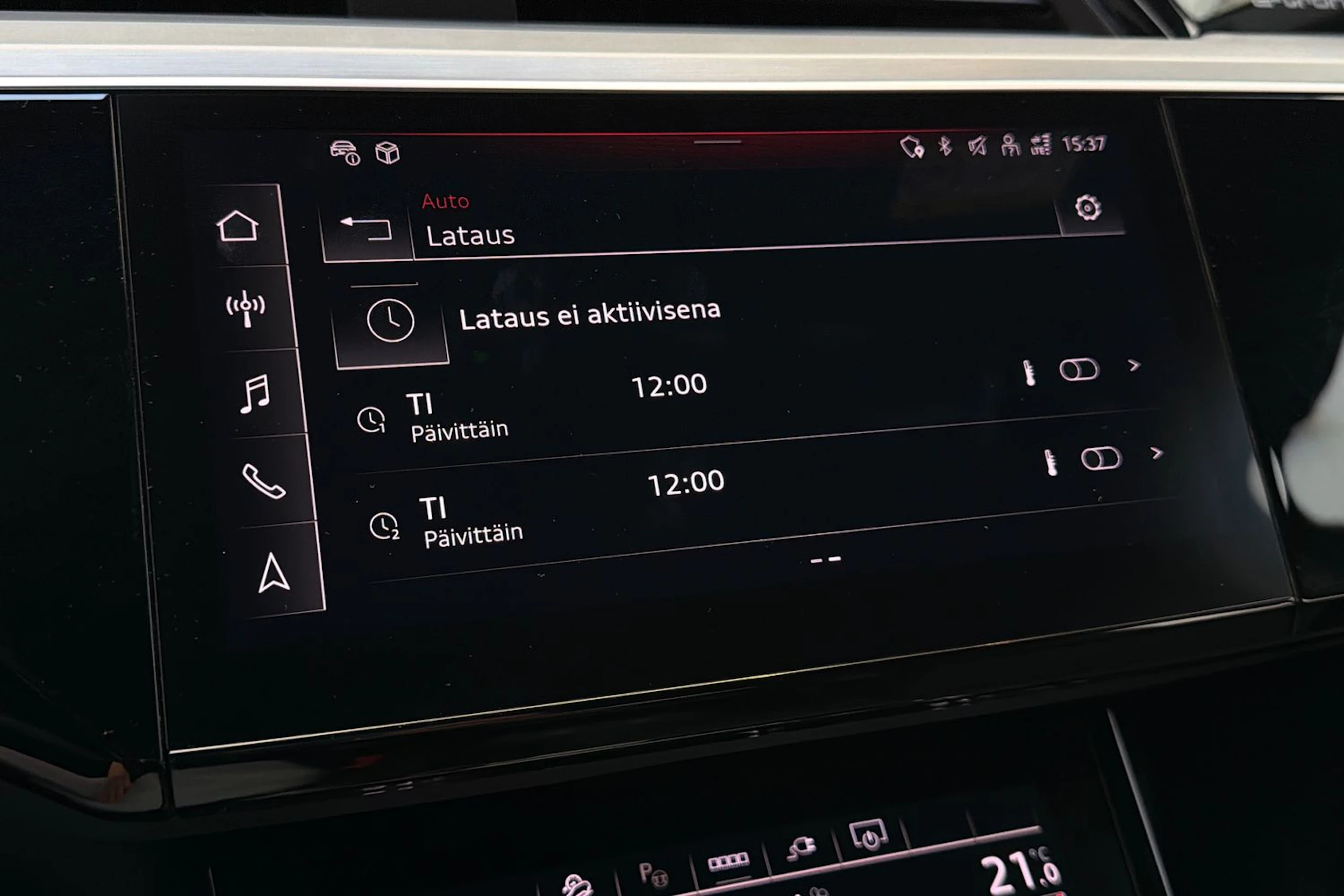 musta Audi Q8 e-tron 2024 kuva 20.