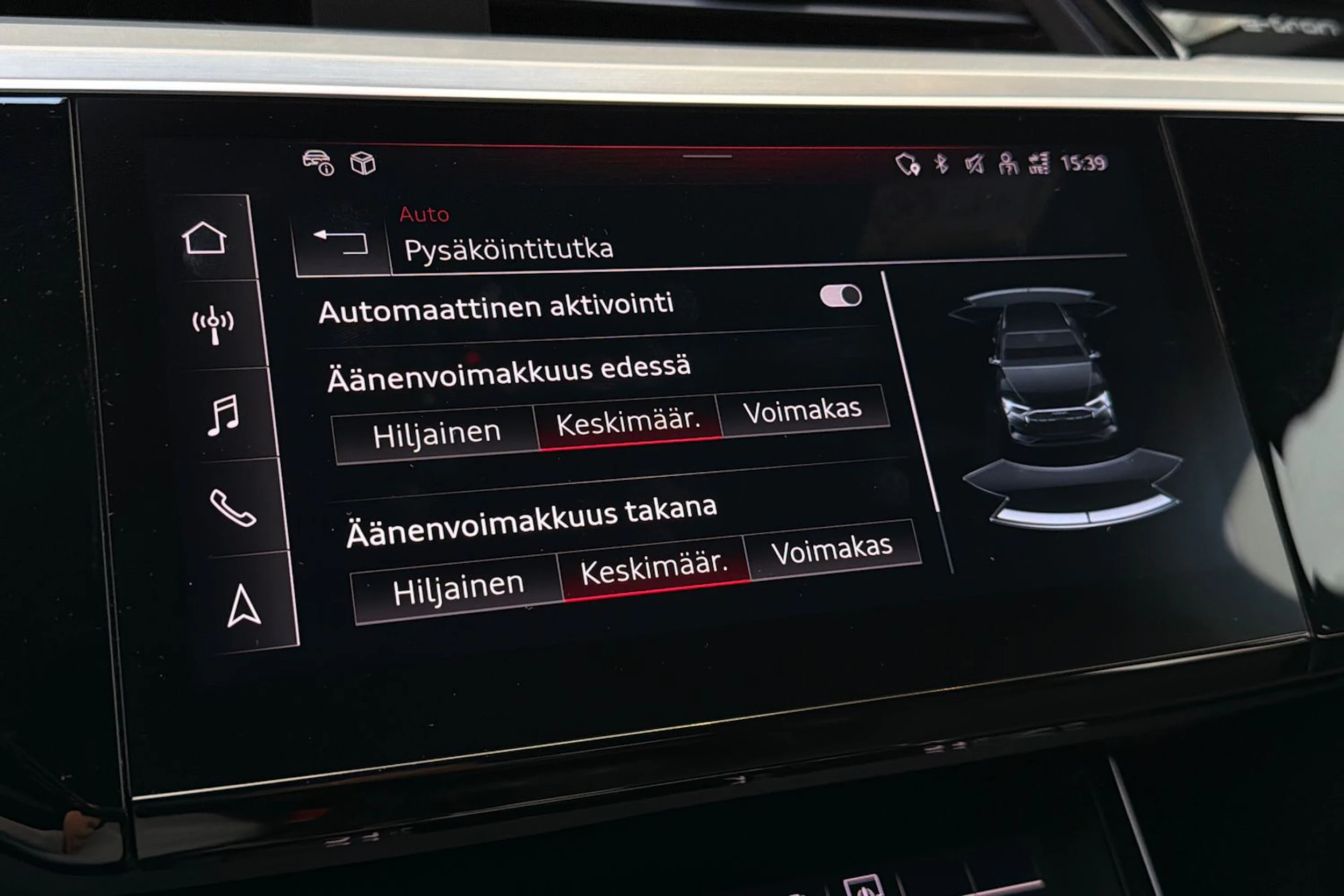 musta Audi Q8 e-tron 2024 kuva 25.