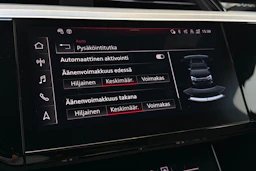 musta Audi Q8 e-tron 2024 kuva 25.
