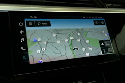musta Audi Q8 e-tron 2024 kuva 28.