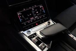 musta Audi Q8 e-tron 2024 kuva 29.