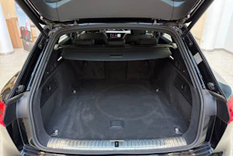 musta Audi Q8 e-tron 2024 kuva 31.