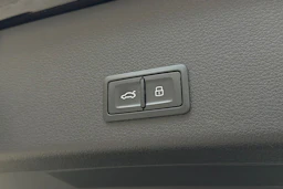 musta Audi Q8 e-tron 2024 kuva 32.
