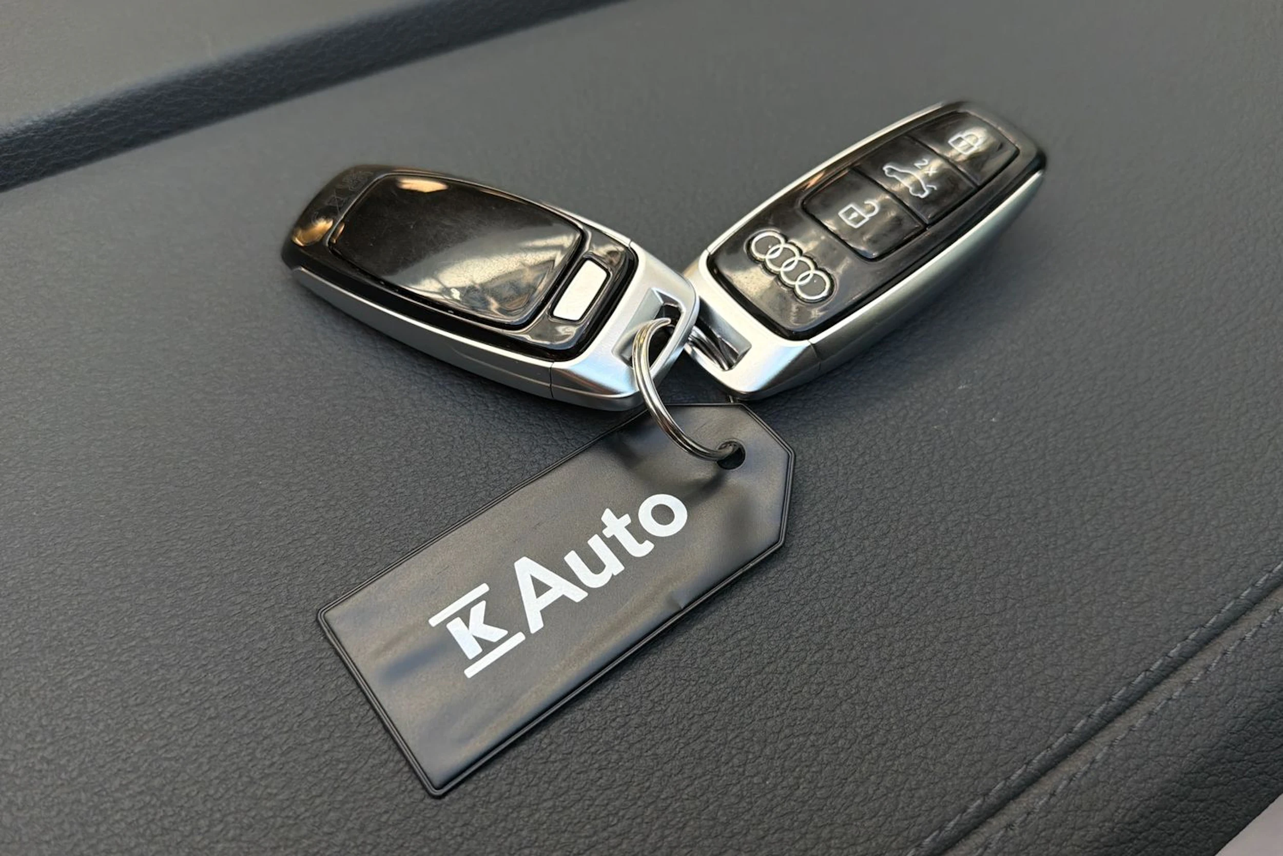 musta Audi Q8 e-tron 2024 kuva 33.