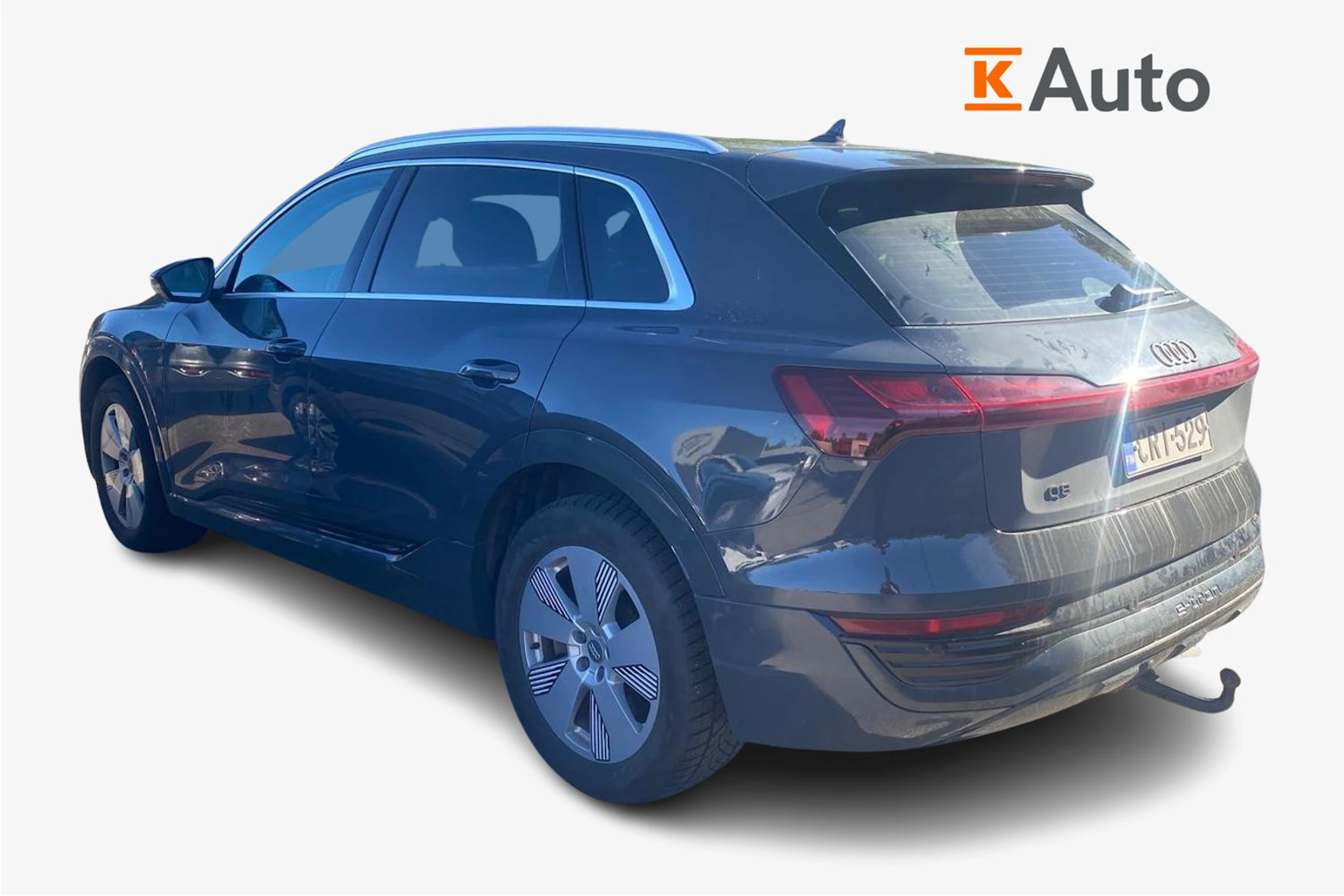 Harmaa Audi Q8 e-tron 2024 kuva 2.