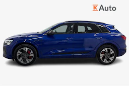 sininen Audi Q8 e-tron 2024 kuva 7.
