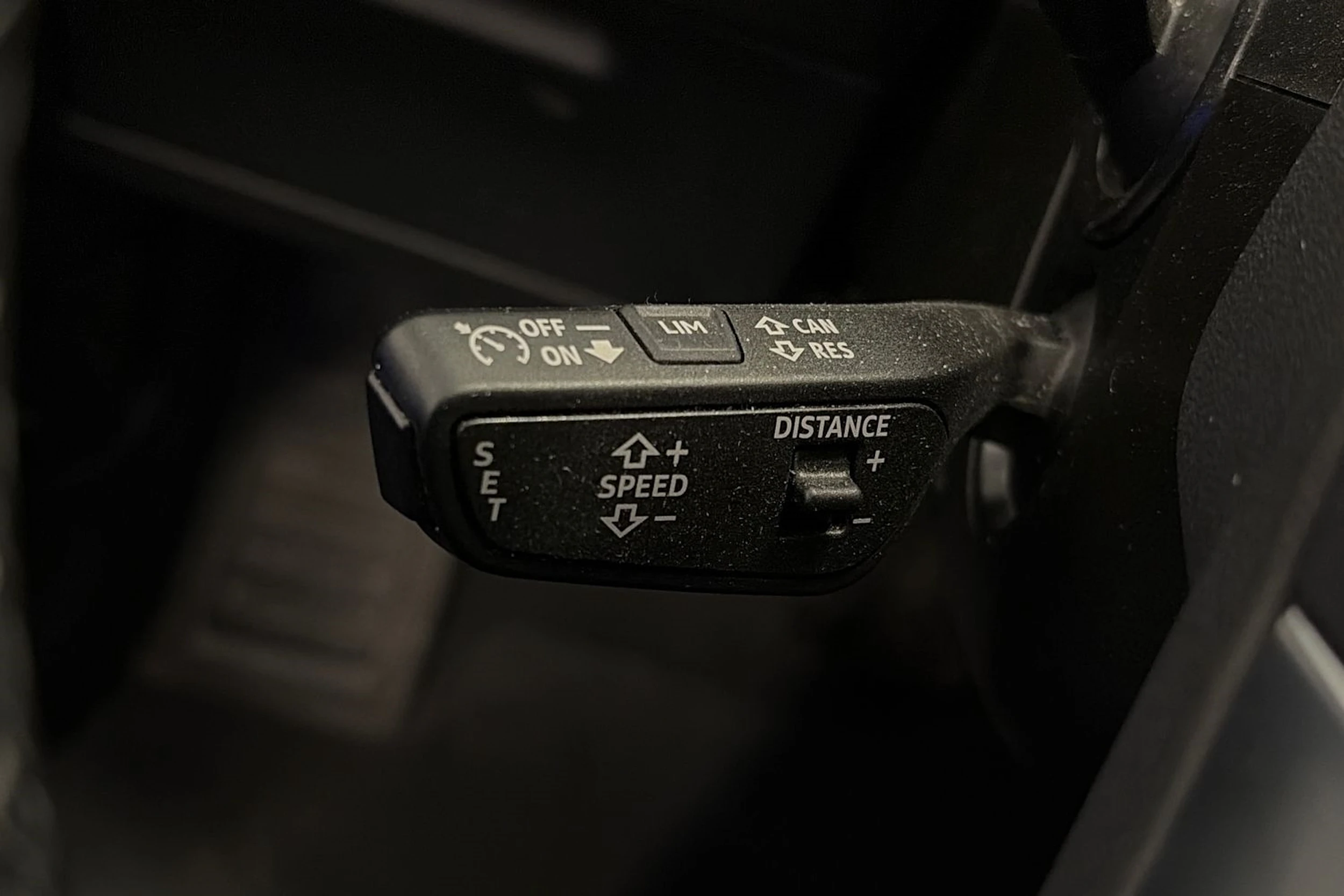 sininen Audi Q8 e-tron 2024 kuva 23.