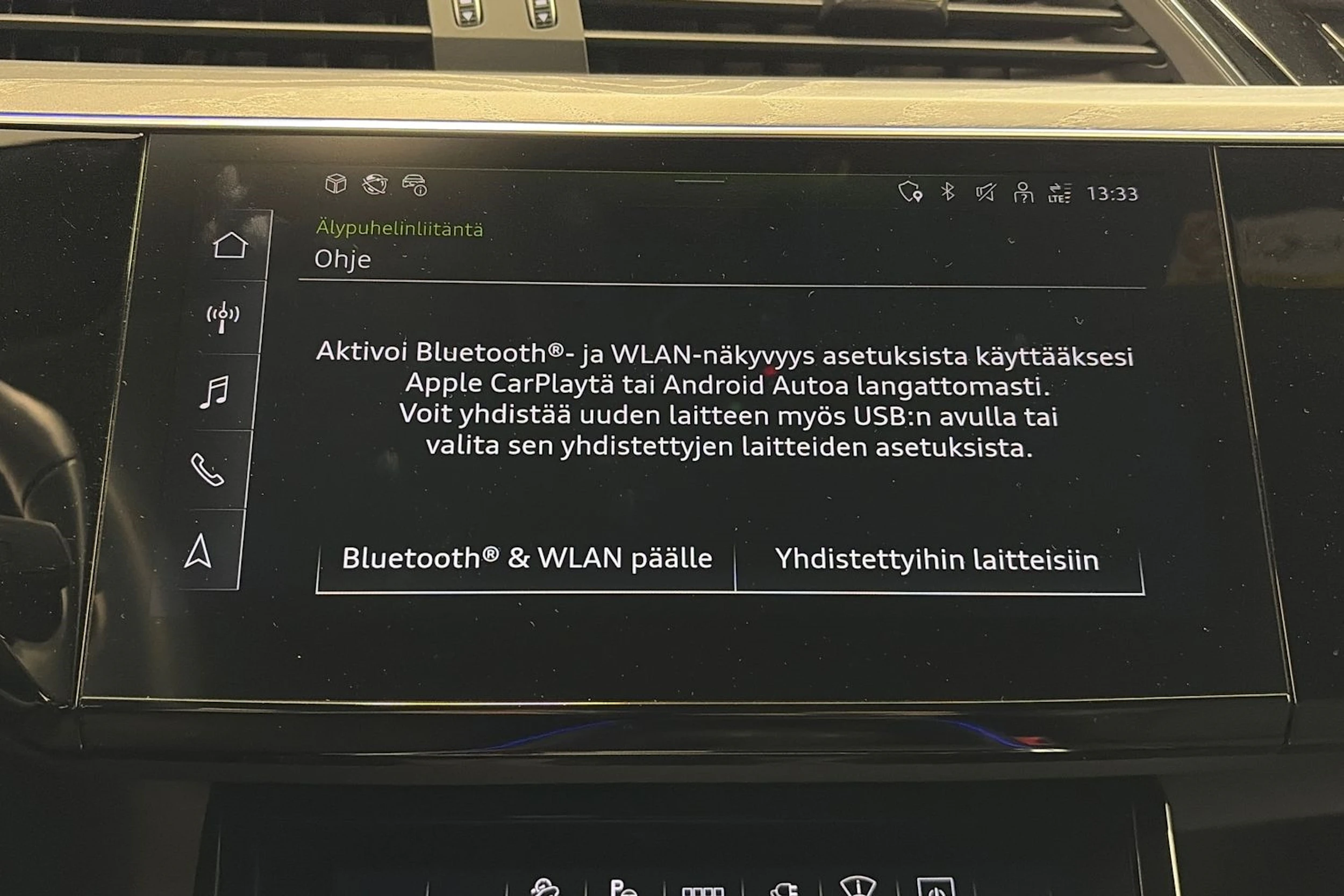 sininen Audi Q8 e-tron 2024 kuva 26.