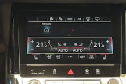 sininen Audi Q8 e-tron 2024 kuva 29.