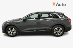 harmaa Audi Q8 e-tron 2024 kuva 7.