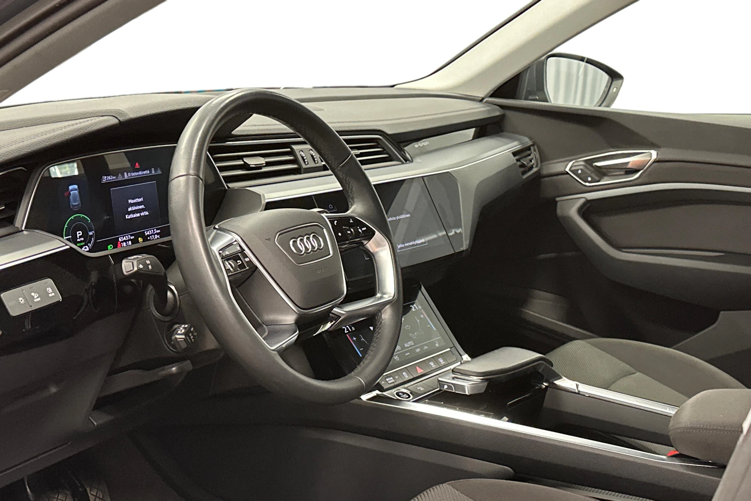 harmaa Audi Q8 e-tron 2024 kuva 8.