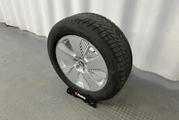 harmaa Audi Q8 e-tron 2024 kuva 13.