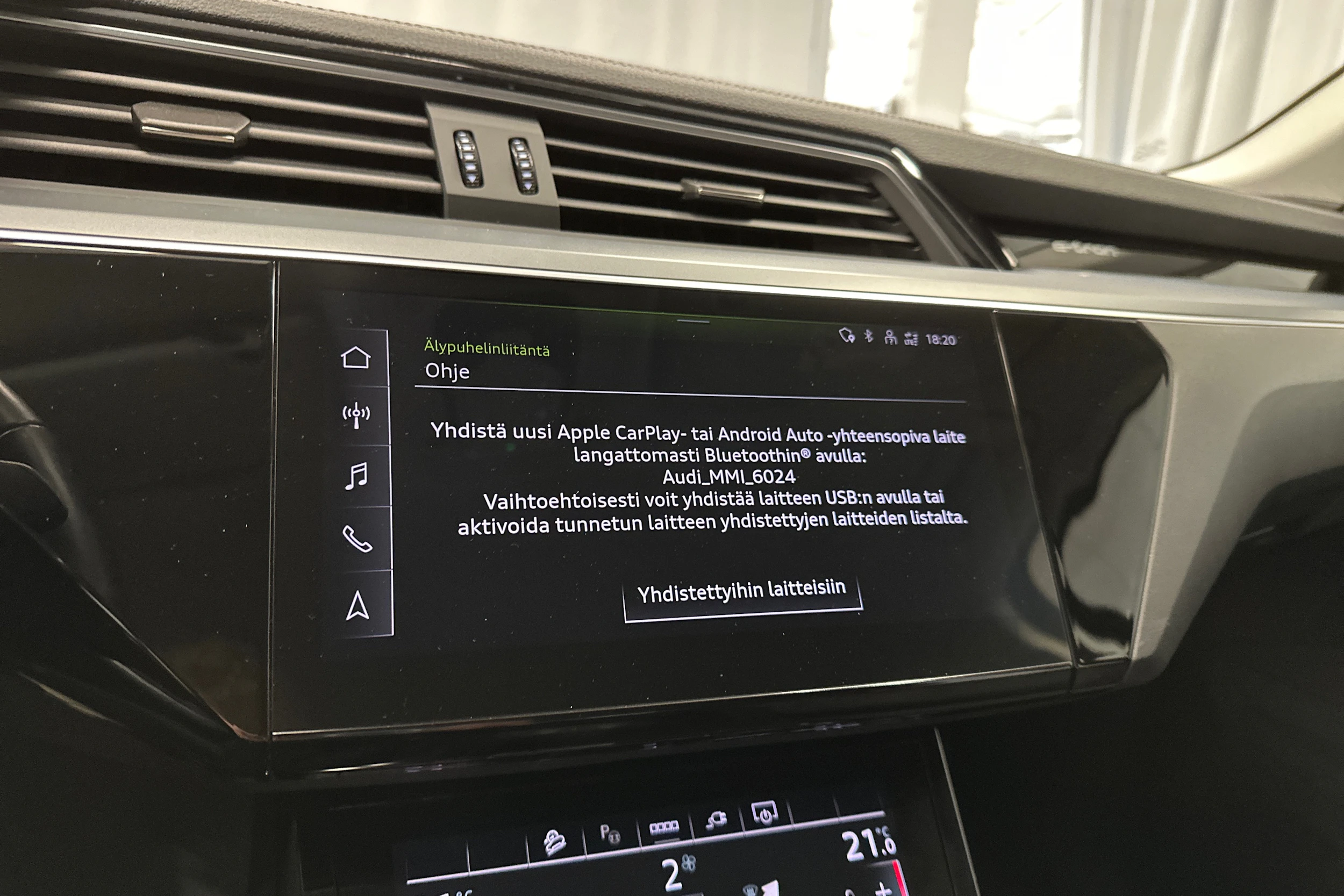 harmaa Audi Q8 e-tron 2024 kuva 24.