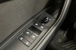 harmaa Audi Q8 e-tron 2024 kuva 27.