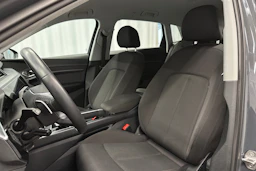 harmaa Audi Q8 e-tron 2024 kuva 28.