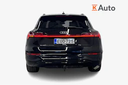 musta Audi Q8 e-tron 2024 kuva 4.