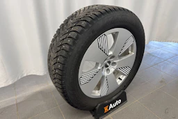 musta Audi Q8 e-tron 2024 kuva 20.