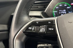 musta Audi Q8 e-tron 2024 kuva 25.