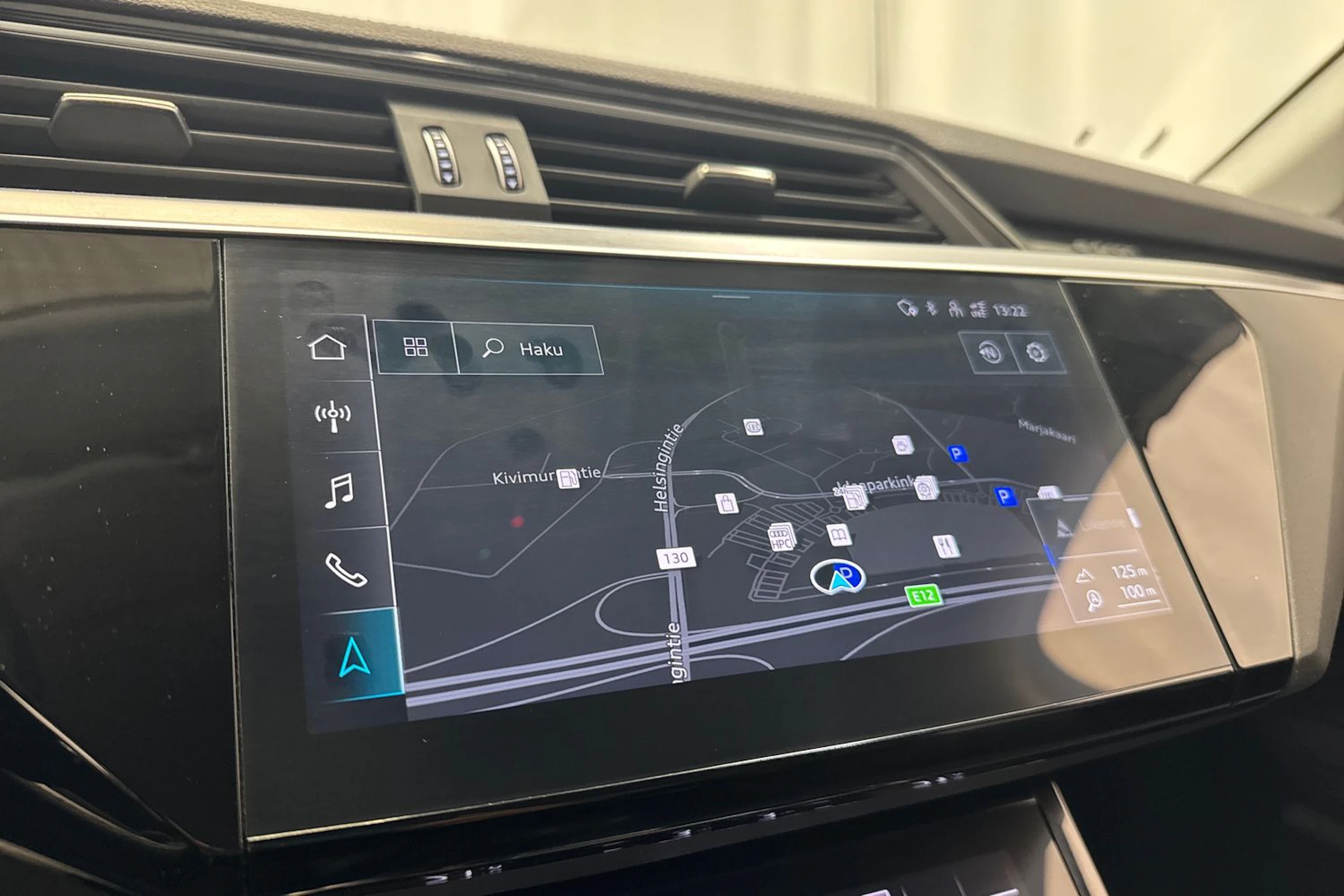 musta Audi Q8 e-tron 2024 kuva 30.