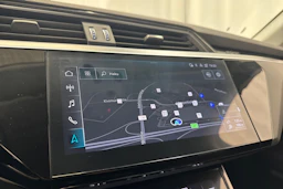 musta Audi Q8 e-tron 2024 kuva 30.