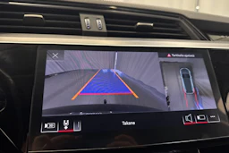 musta Audi Q8 e-tron 2024 kuva 31.