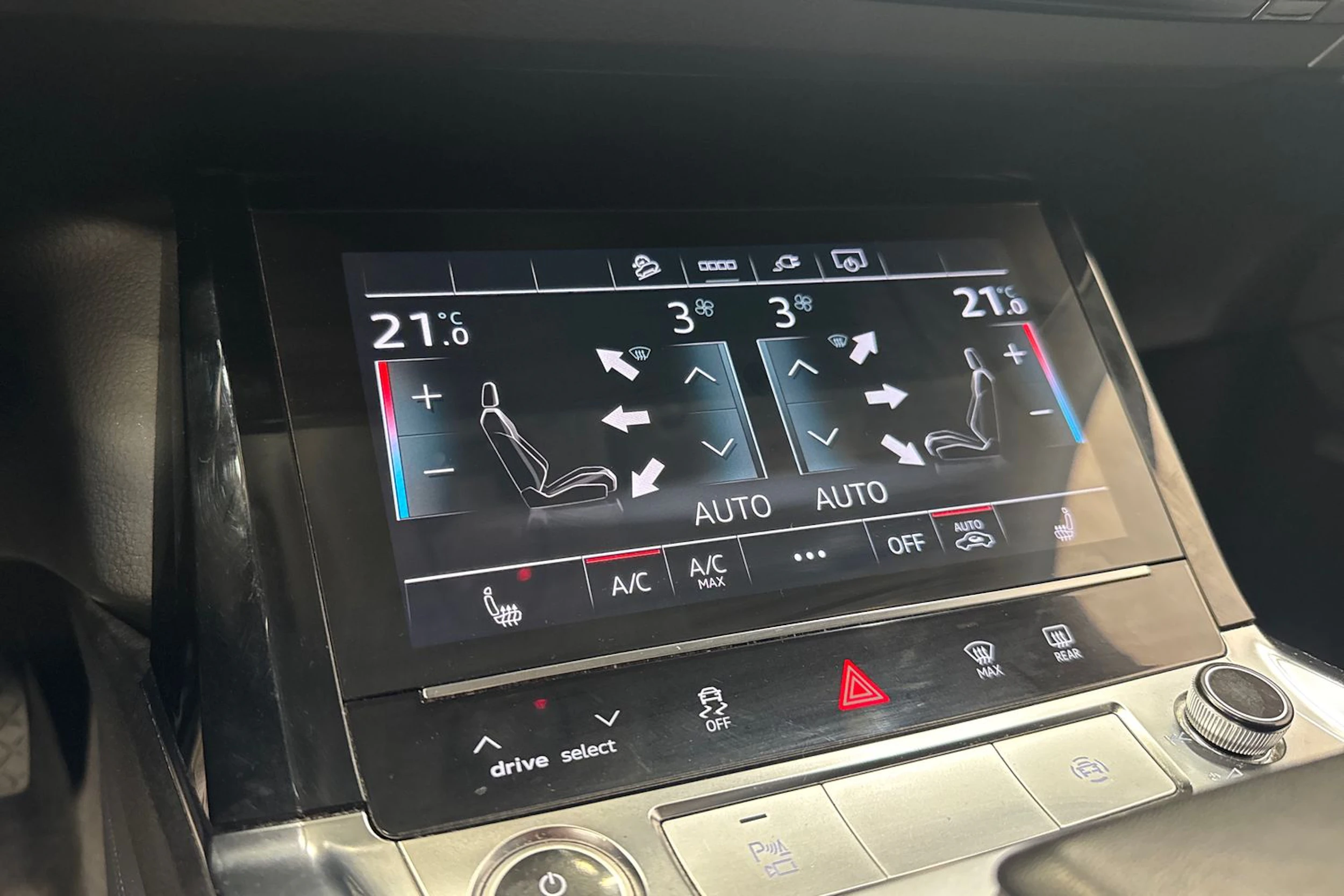 musta Audi Q8 e-tron 2024 kuva 32.
