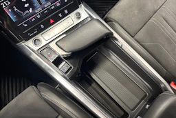 musta Audi Q8 e-tron 2024 kuva 33.