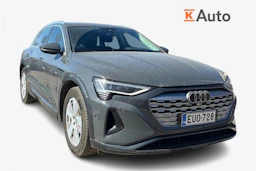 Harmaa Audi Q8 e-tron 2024 kuva 1.