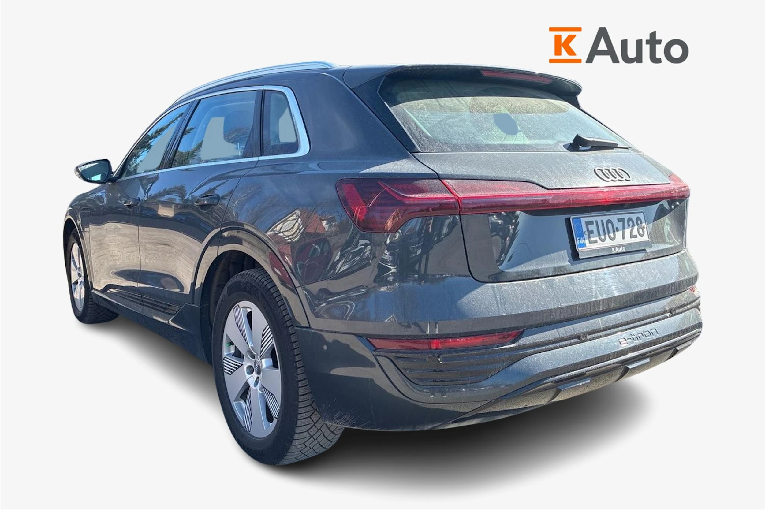 Harmaa Audi Q8 e-tron 2024 kuva 2.