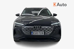 Harmaa Audi Q8 e-tron 2024 kuva 4.