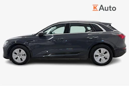 Harmaa Audi Q8 e-tron 2024 kuva 5.