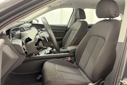 Harmaa Audi Q8 e-tron 2024 kuva 13.