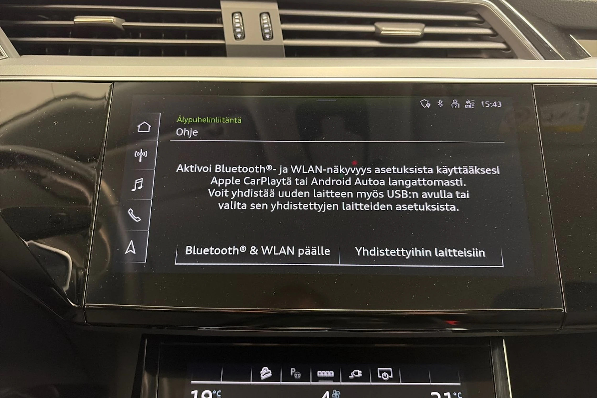 Harmaa Audi Q8 e-tron 2024 kuva 20.