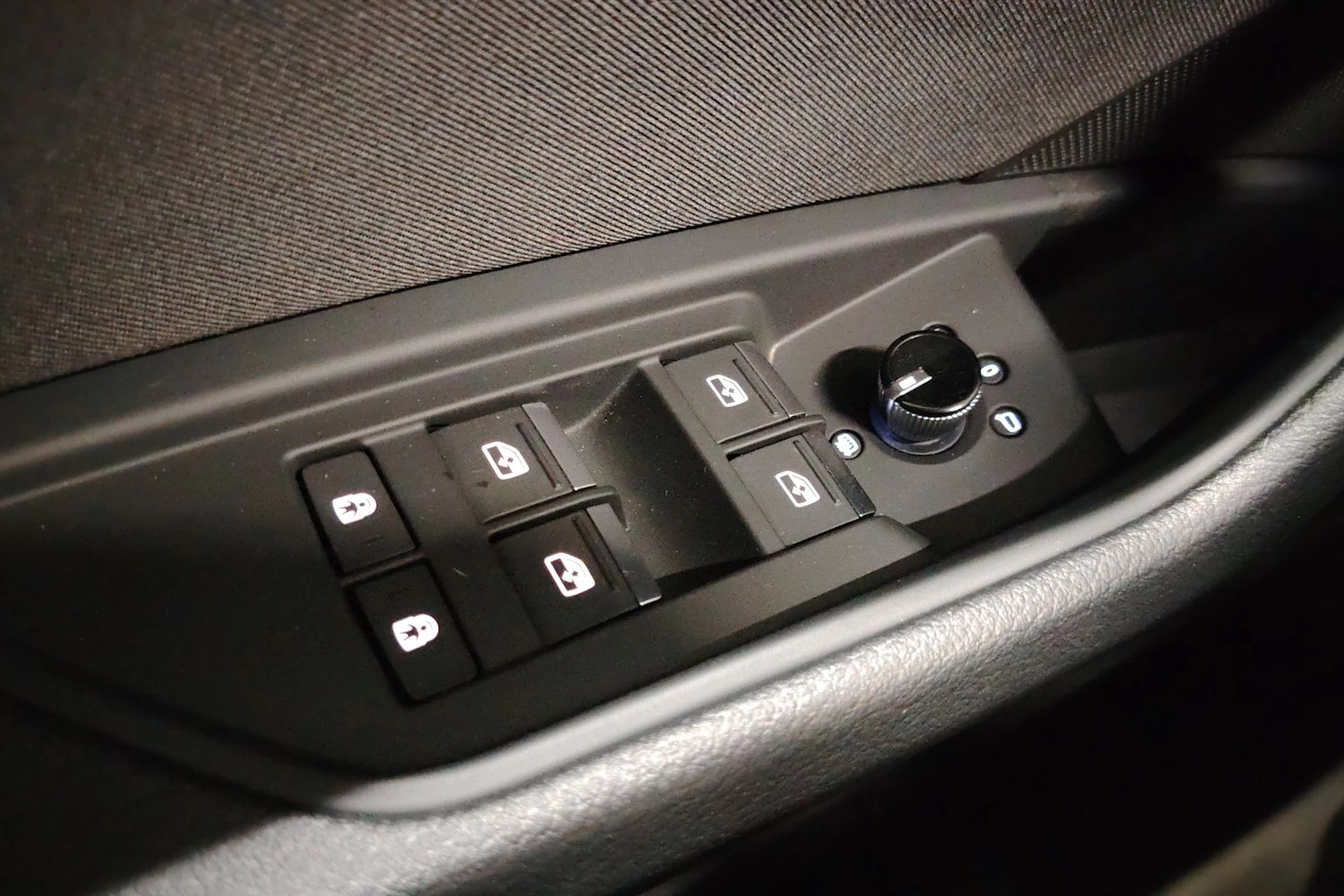 Harmaa Audi Q8 e-tron 2024 kuva 29.