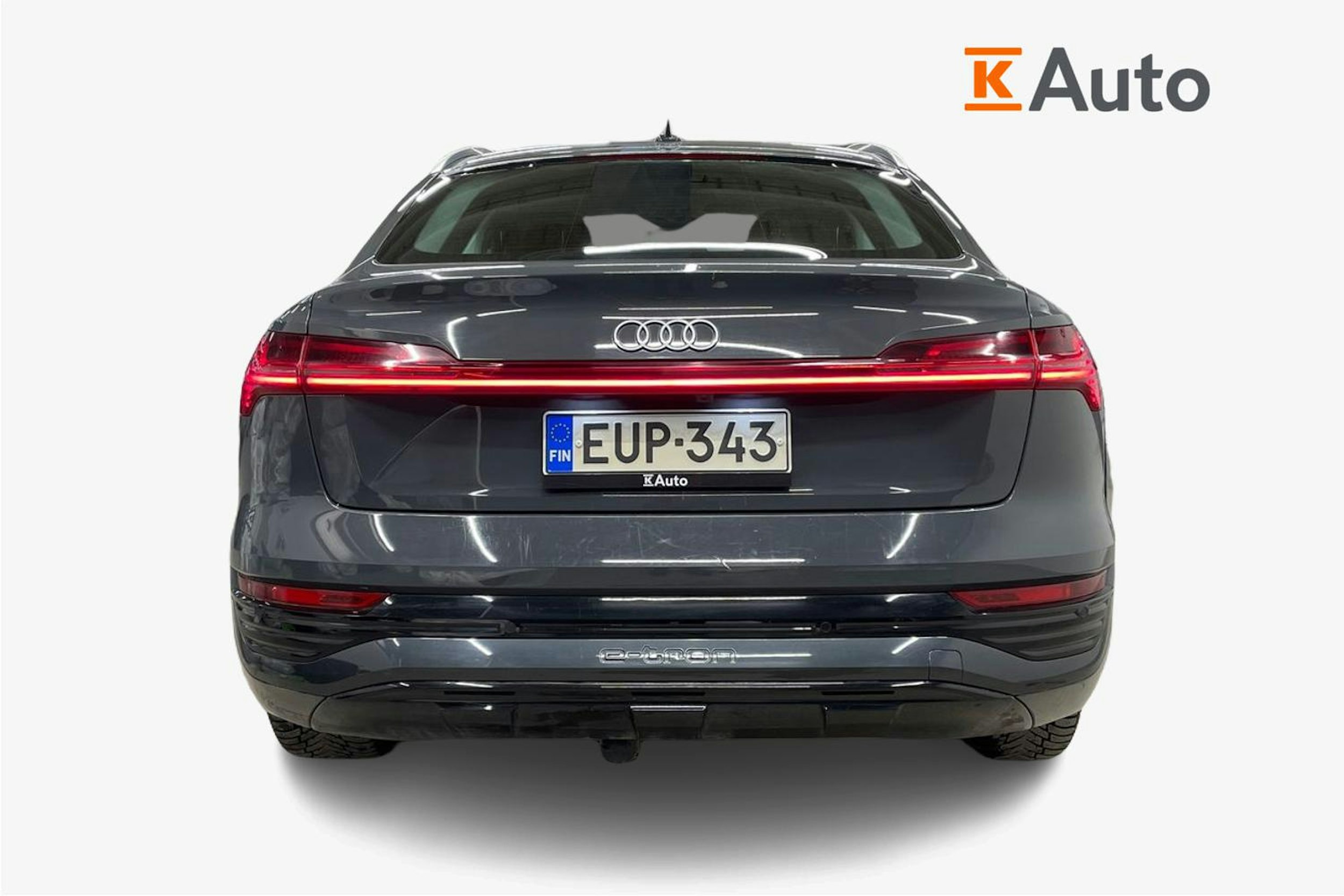 met. harmaa Audi Q8 e-tron 2024 kuva 3.