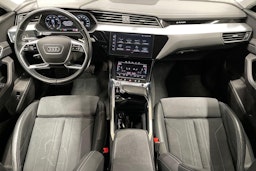 met. harmaa Audi Q8 e-tron 2024 kuva 9.