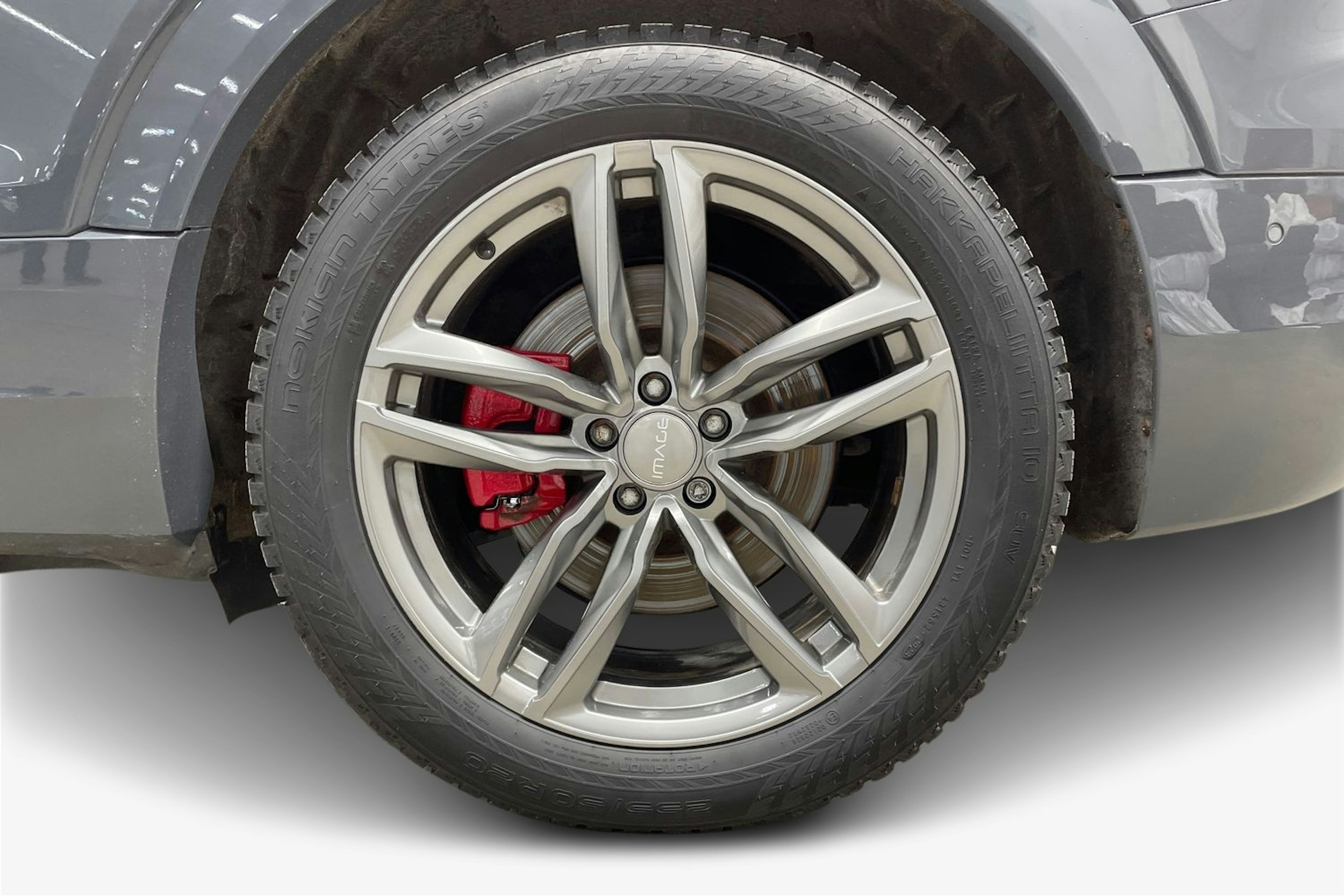 met. harmaa Audi Q8 e-tron 2024 kuva 11.