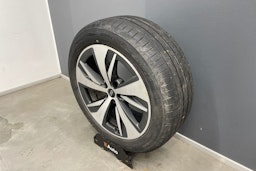 met. harmaa Audi Q8 e-tron 2024 kuva 14.