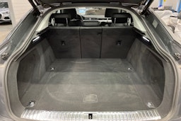 met. harmaa Audi Q8 e-tron 2024 kuva 15.