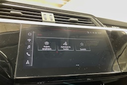 met. harmaa Audi Q8 e-tron 2024 kuva 22.